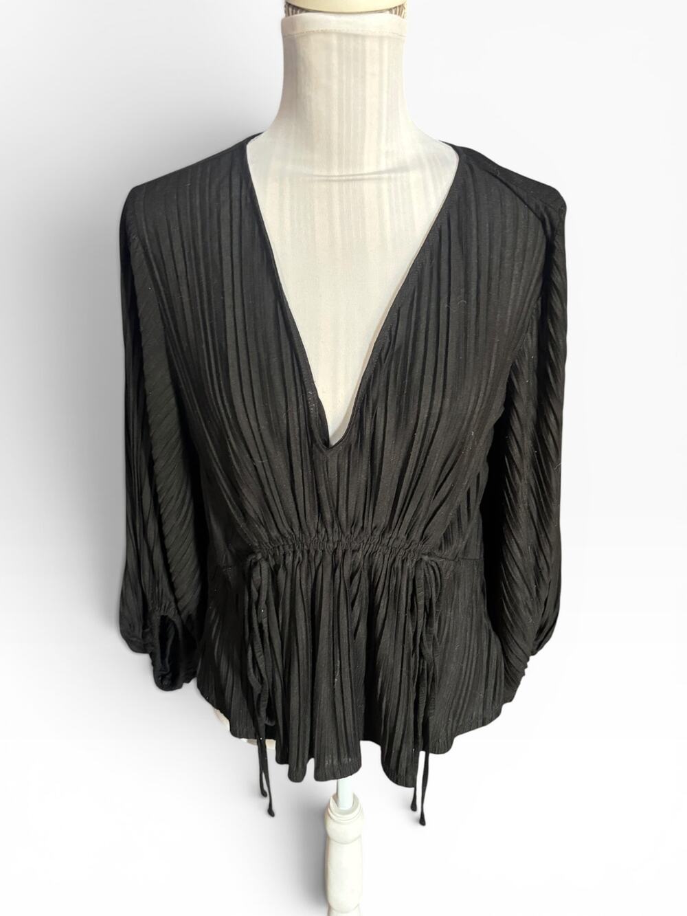 Express Black V-Neck Blouse Size M